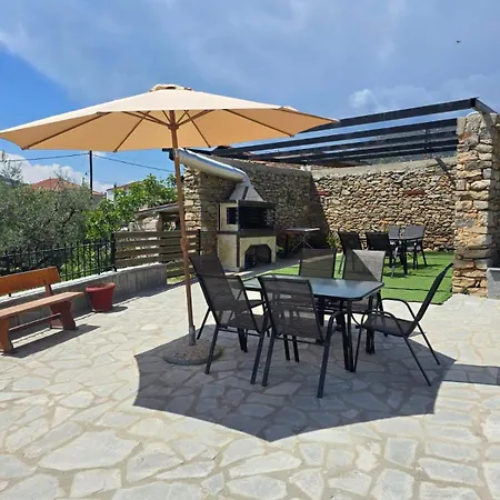 Olive Tree's House Holiday home