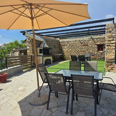 Olive Tree's House Holiday home *