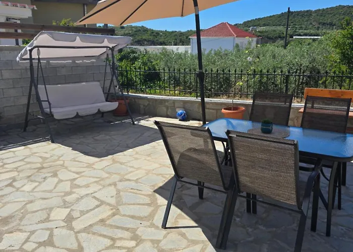 Olive Tree's House بيت للعطل